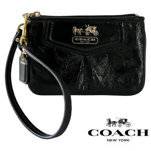 COACH wristlet / clutch patent black brass gold calèche signature like new